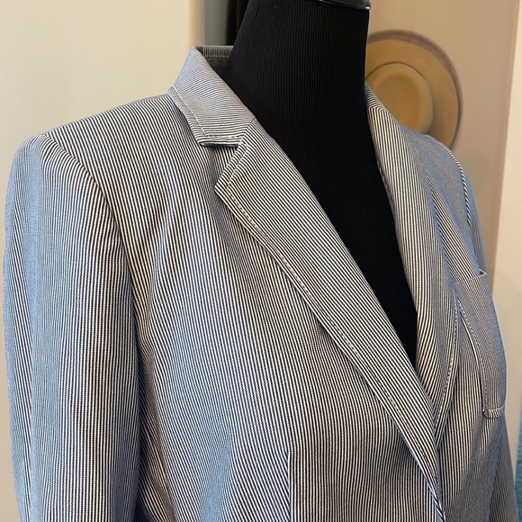 ✌️ for 20! Tommy Hilfiger Blue and White Striped Blazer - Picture 3 of 9